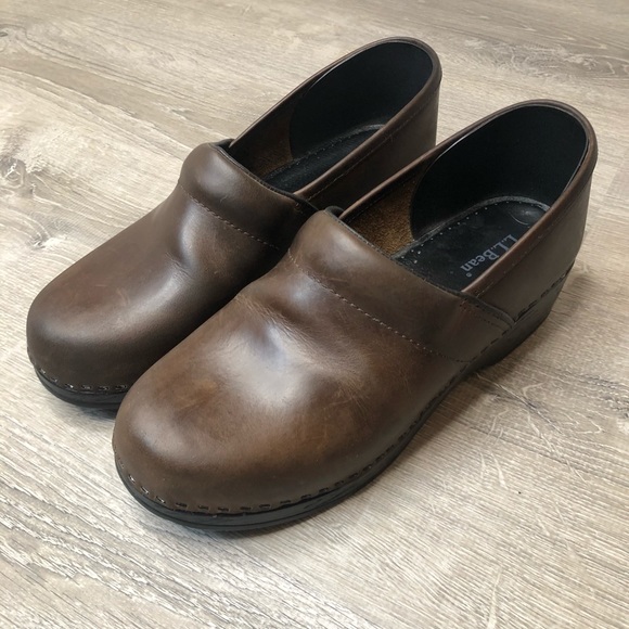L.L. Bean Shoes - EUC L.L. Bean Brown Leather Comfort Clog